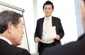 �R���T���^���g�ɂȂ邫�������ƂȂ� �u�e�̉�Ђւ̓��Ёv